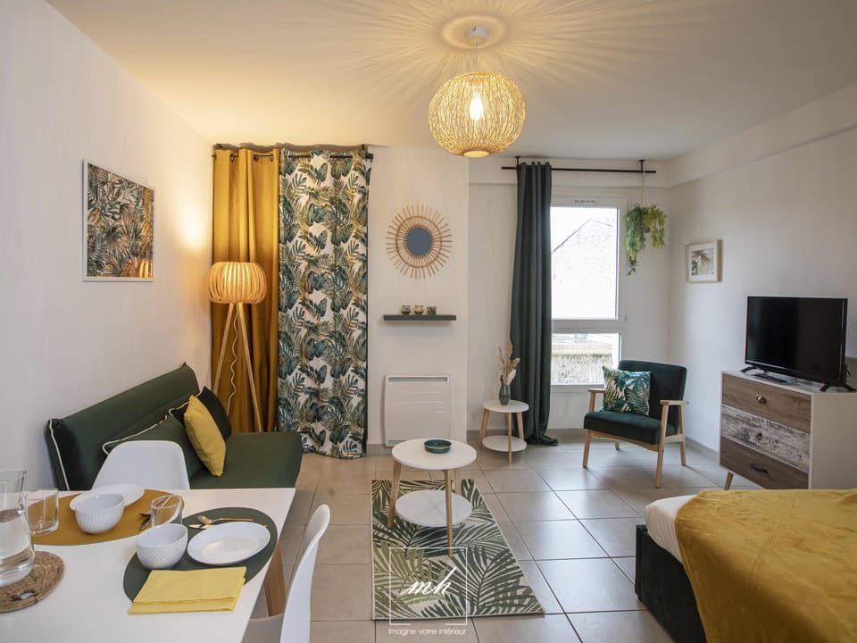 Aménagement d'un studio urban chic par MH DECO à Sète