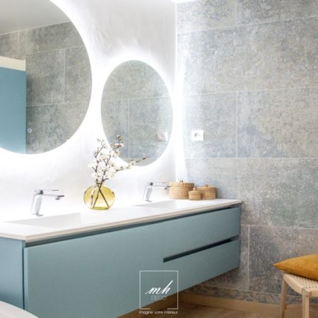 Aménagement d'une salle de bains à Fuveau par MH DECO