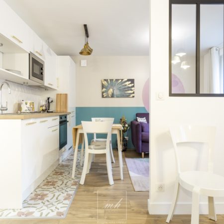 Design intérieur d'un appartement destiné à la location saisonnière par MH DECO à Chelles