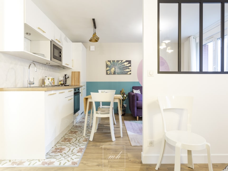 Design intérieur d'un appartement destiné à la location saisonnière par MH DECO à Chelles