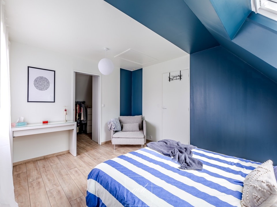 Aménagement d'une chambre sous-pente à Mont-Saint-Aignan par MH DECO Rouen