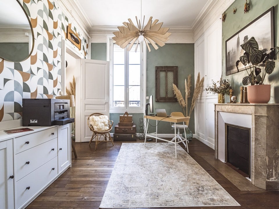 Aménagement d'un bureau de charme dans un appartement ancien par MH DECO Reims