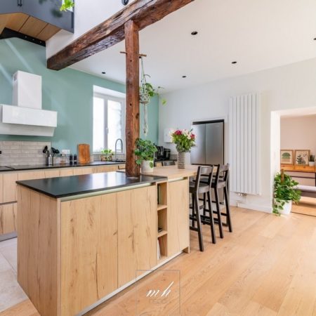 Transformation d'une cuisine au sein d'une maison située à Chapet pensé par MH DECO