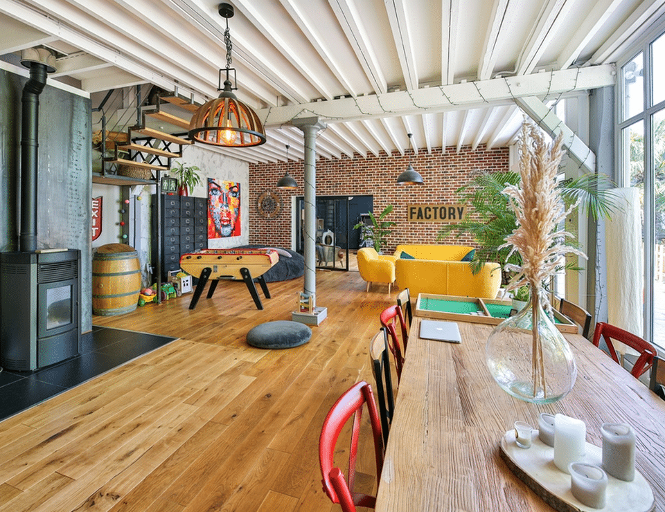 Aménagement d'un loft dans un ancien hangar dans le Val-d'Oise par Tiphanie Knafo, architecte d'intérieur MH DECO