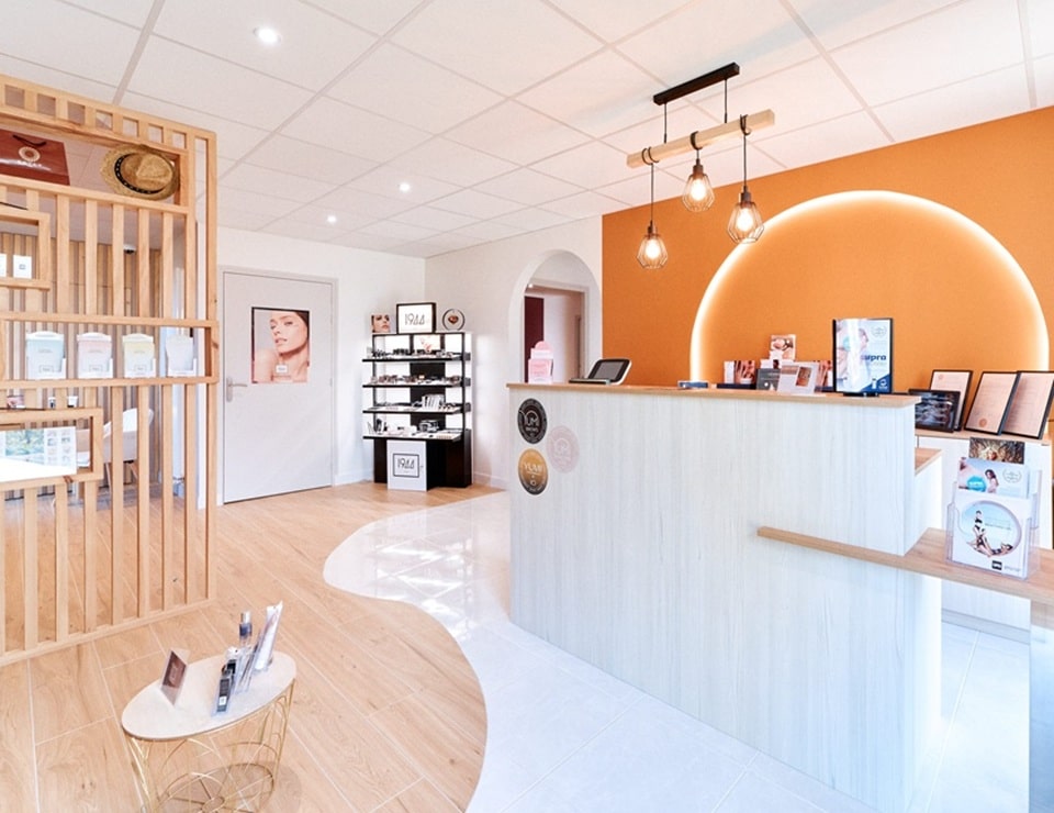 Création d'un institut de beauté à Amiens par MH INTERIOR