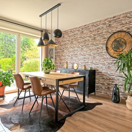 Rénovation d'une pièce de vie dans un esprit loft à Carcassonne par MH INTERIOR
