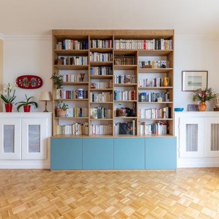Rénovation d'un appartement des années 1970 à Versailles par MH INTERIOR